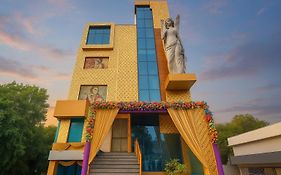 Amaira Hotels & Banquets Near Vaishali Metro Station